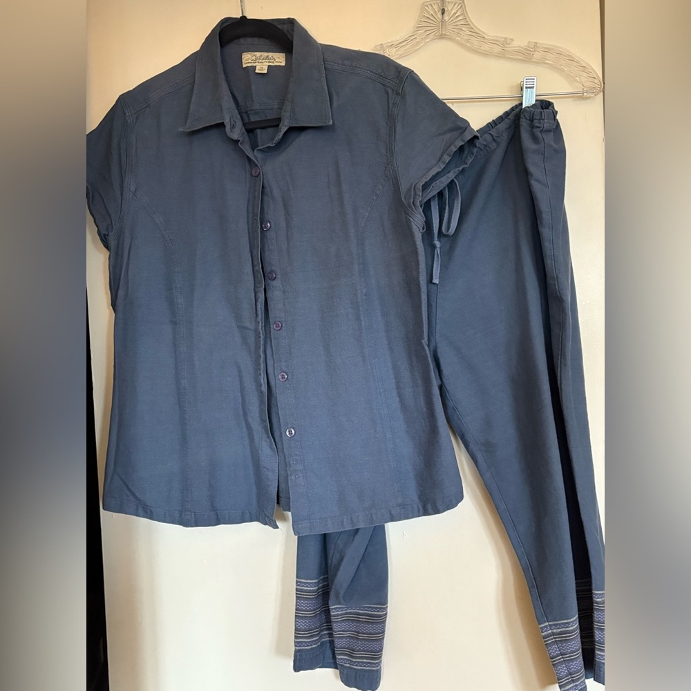 Ladies Cabela’s 2 piece capri set